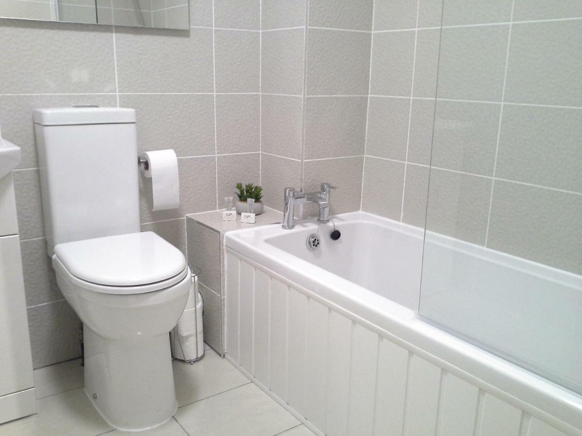 Modern Leith Apartment. Edinburgh Bagian luar foto